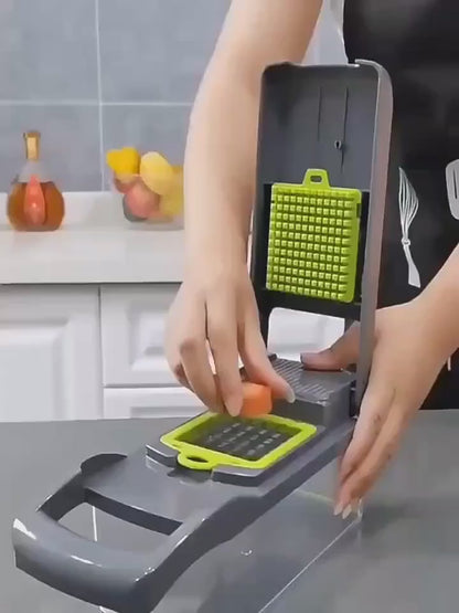 Smart Vege Cutterᴹᵀ 時短キッチン用 ベジカッターセット（コンテナ付き）